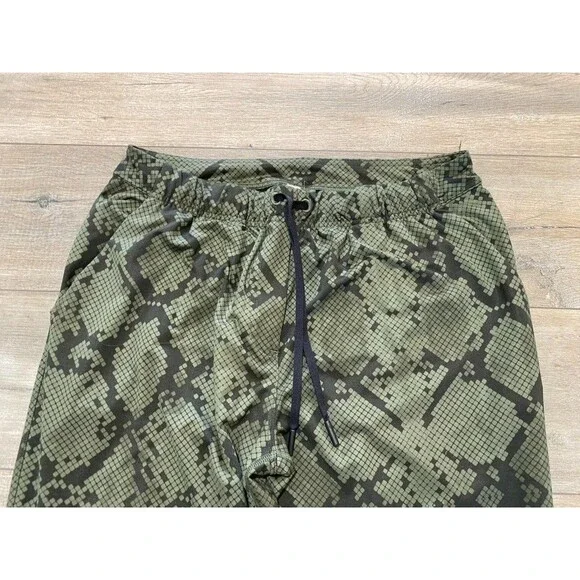 Lululemon Size 6 Jogger Pants Ready to Rulu High-Rise Green Snakeskin - Picture 2 of 9